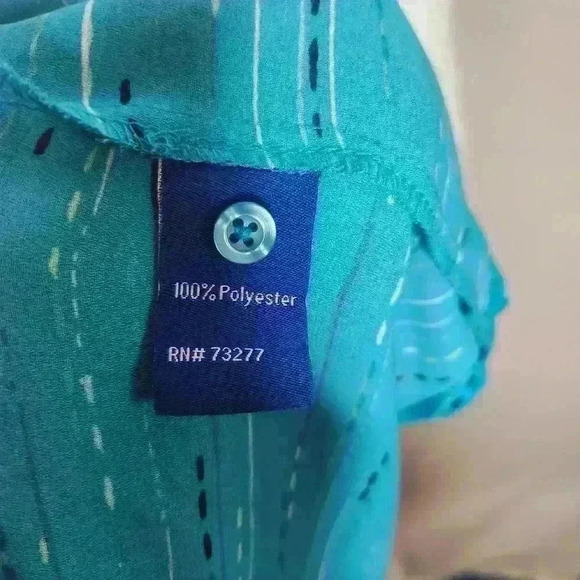 Apt. 9 women's blue geometric blouse size medium - Picture 6 of 7